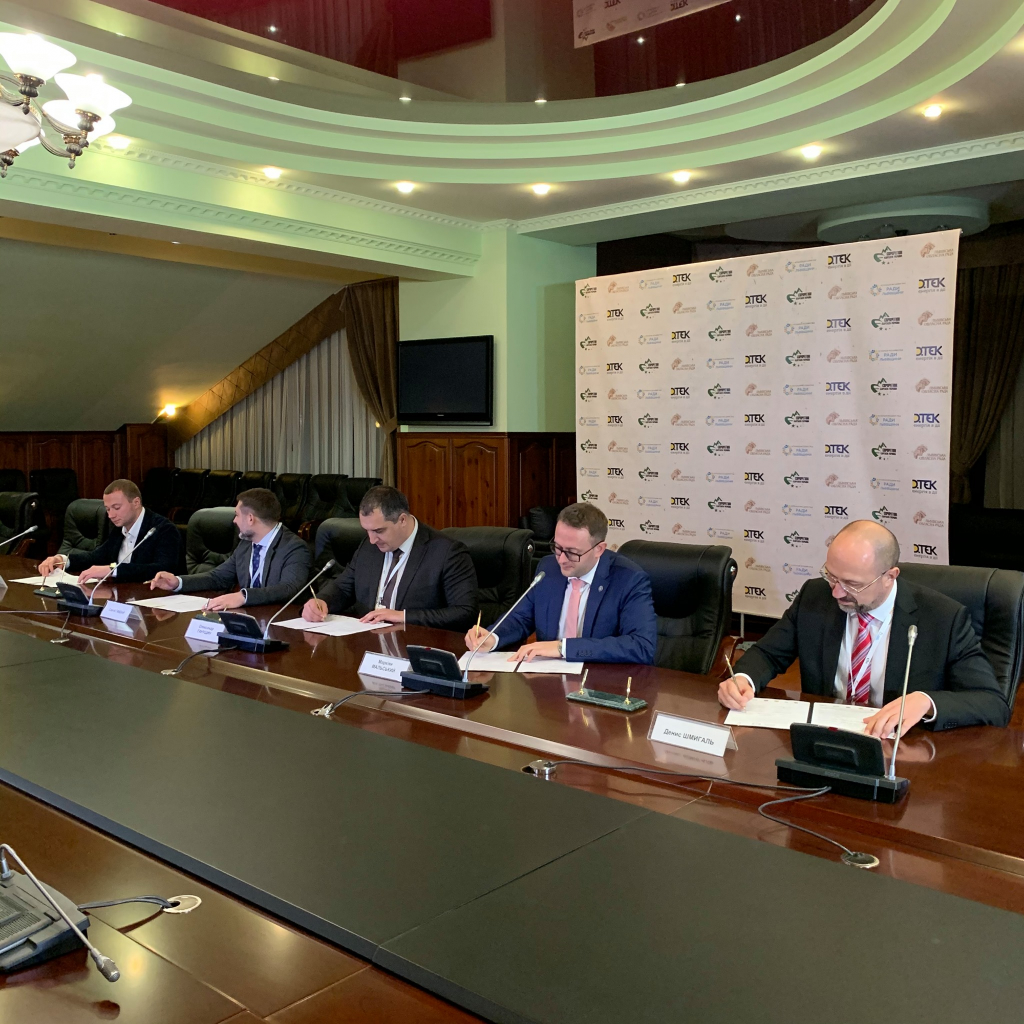 Донетчина и Луганщина присоединились к культурному меморандуму "Изменим страну вместе"