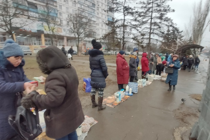 В Мариуполе власти города ведут борьбу со стихийной торговлей: фото
