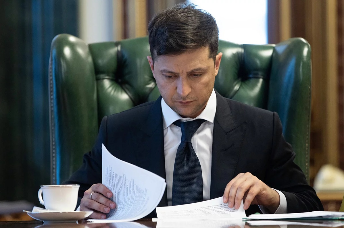 Зеленский подписал закон о предоставлении доступа Красного Креста к задержанным лицам