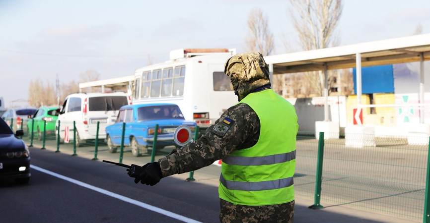 Боевики создают на КПВВ регулярные провокации с целью срыва работы, - штаб ООС