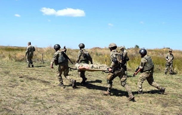 За сутки боевики 9 раз обстреляли позиции ВСУ, двое раненых, - штаб ООС