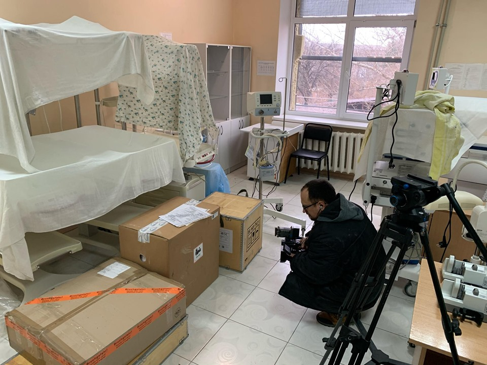 Роддом Славянска приобрел новый аппарат ИВЛ