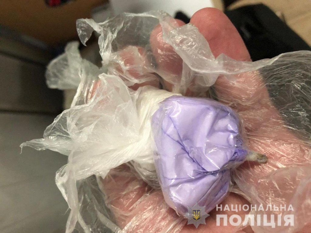 Полицейские Мариуполя перекрыли канал поставок метадона