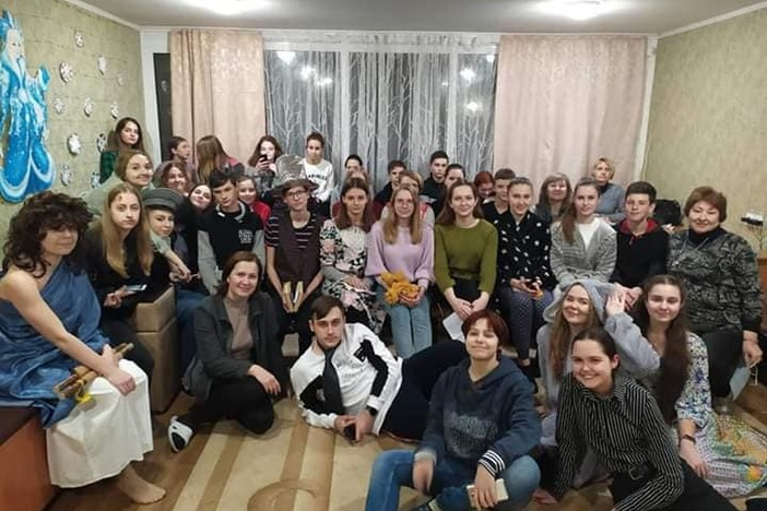 Мариупольские школьники сделали постановку "Мастера и Маргариты" на немецком