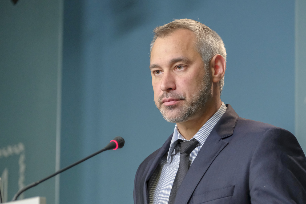 Вернувшиеся после обмена экс-беркутовцы остаются подсудимыми, - Рябошапка