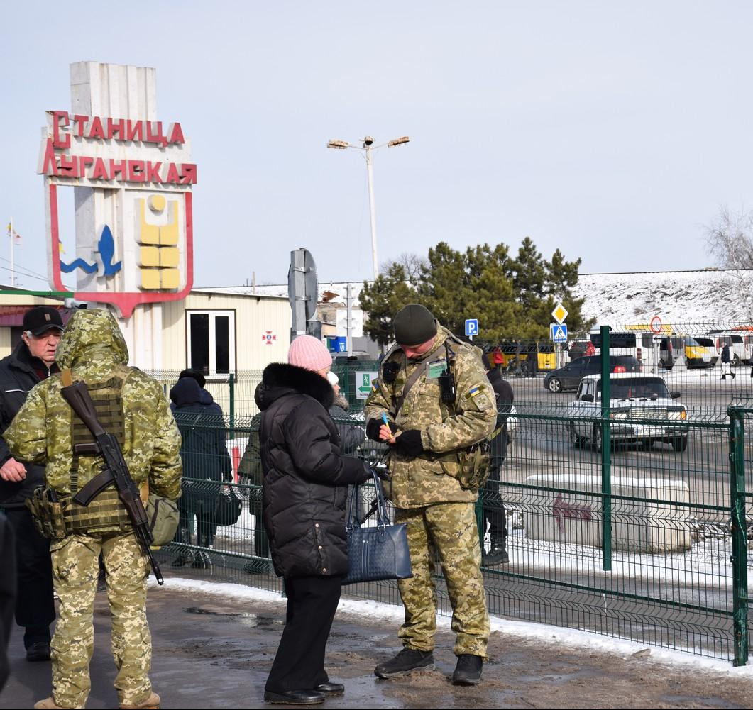 На КПВВ в очередях стоит 190 автомобилей
