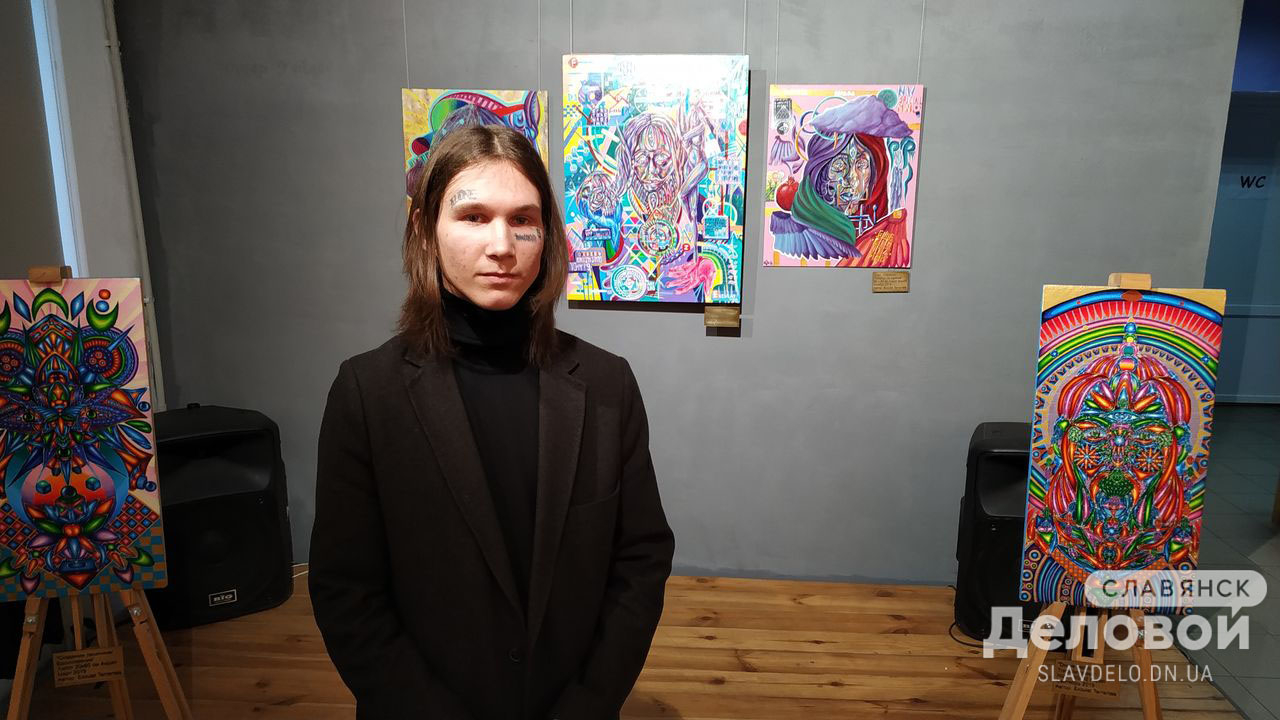 В Славянске открылась выставка Даниила Туркина