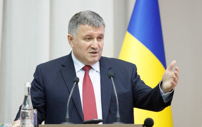 Аваков заявил об ограничении на въезд через КПВВ жителей ОРДЛО