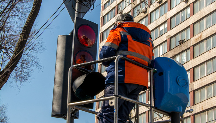 В Мариуполе проводят модернизацию светофоров