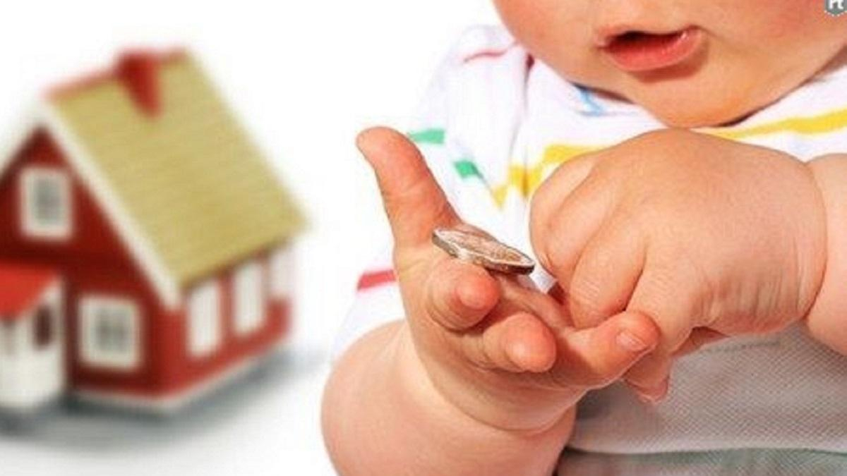 В Славянске началась выдача помощи детям из социально незащищенных детей, на очереди - пожилые
