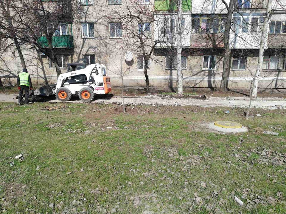 В Бахмуте капитально ремонтируют тротуары