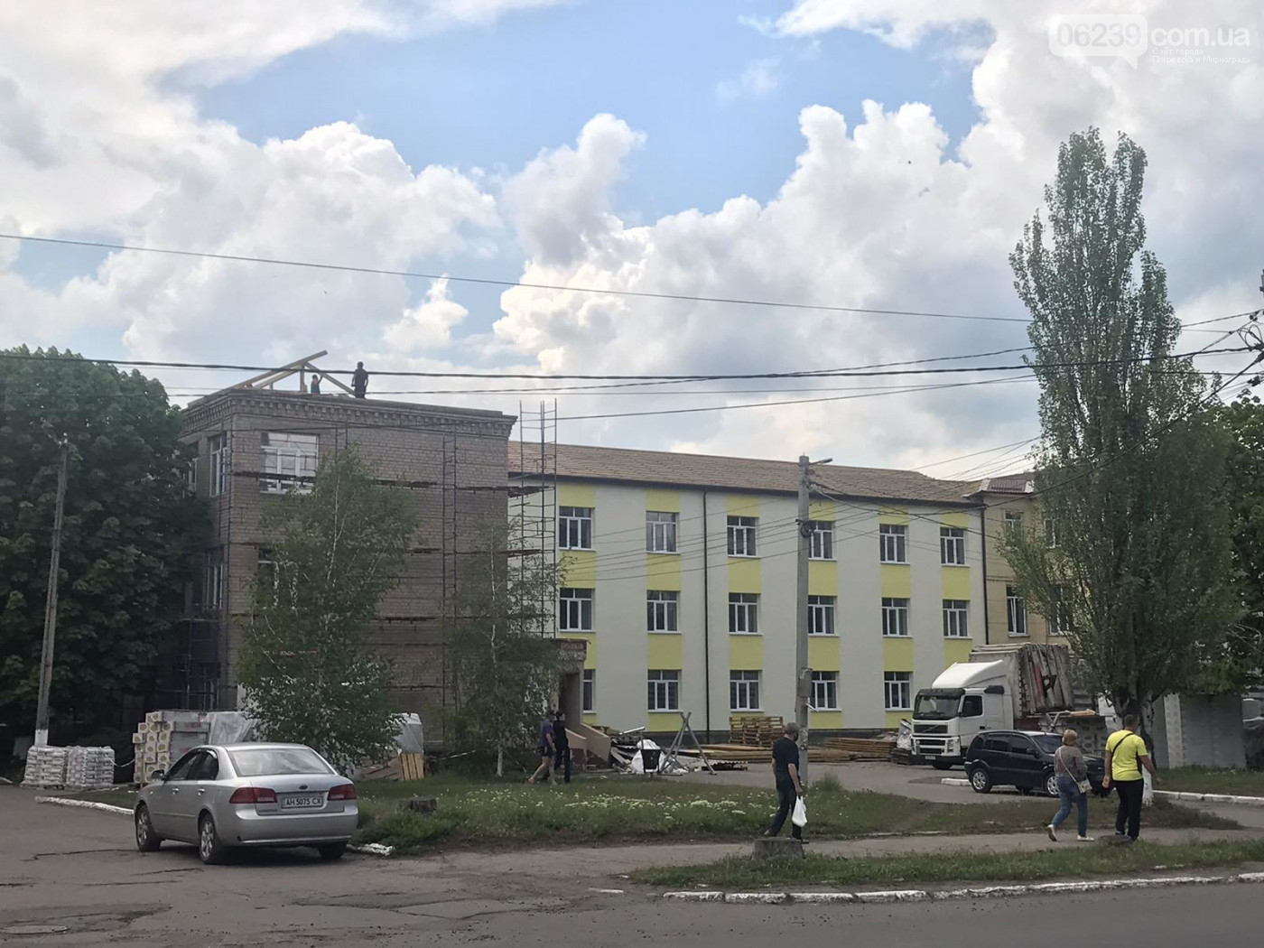 В Мирнограде работают над термомодернизацией поликлиники: фотофакт
