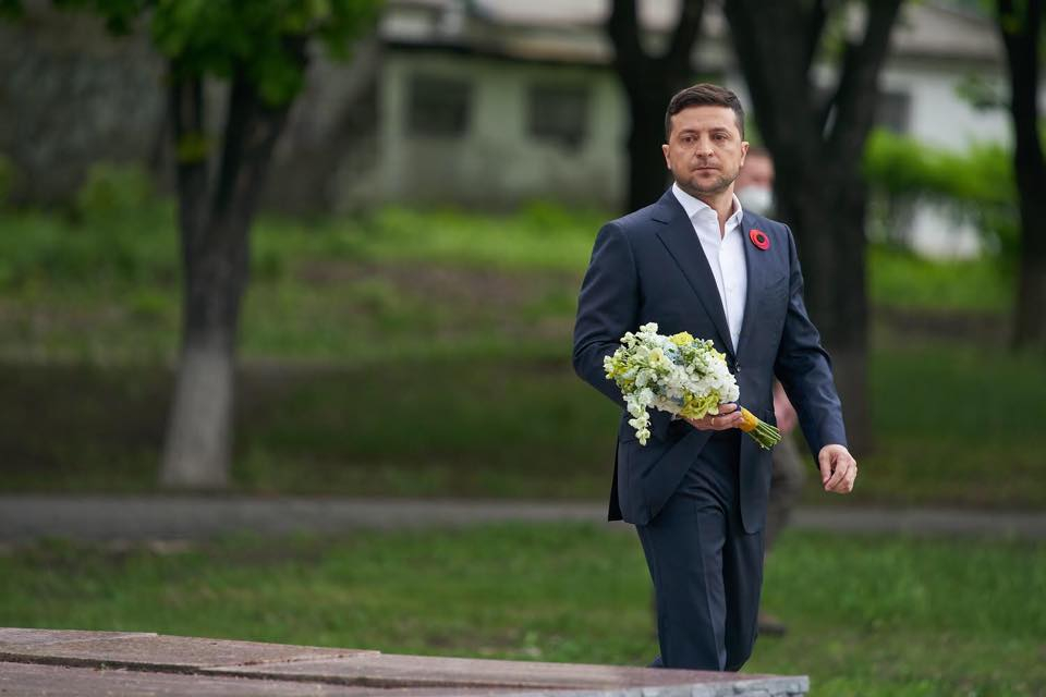 Владимир Зеленский встретился с семьями ВПЛ и осмотрел выделенное им жилье в Золотом
