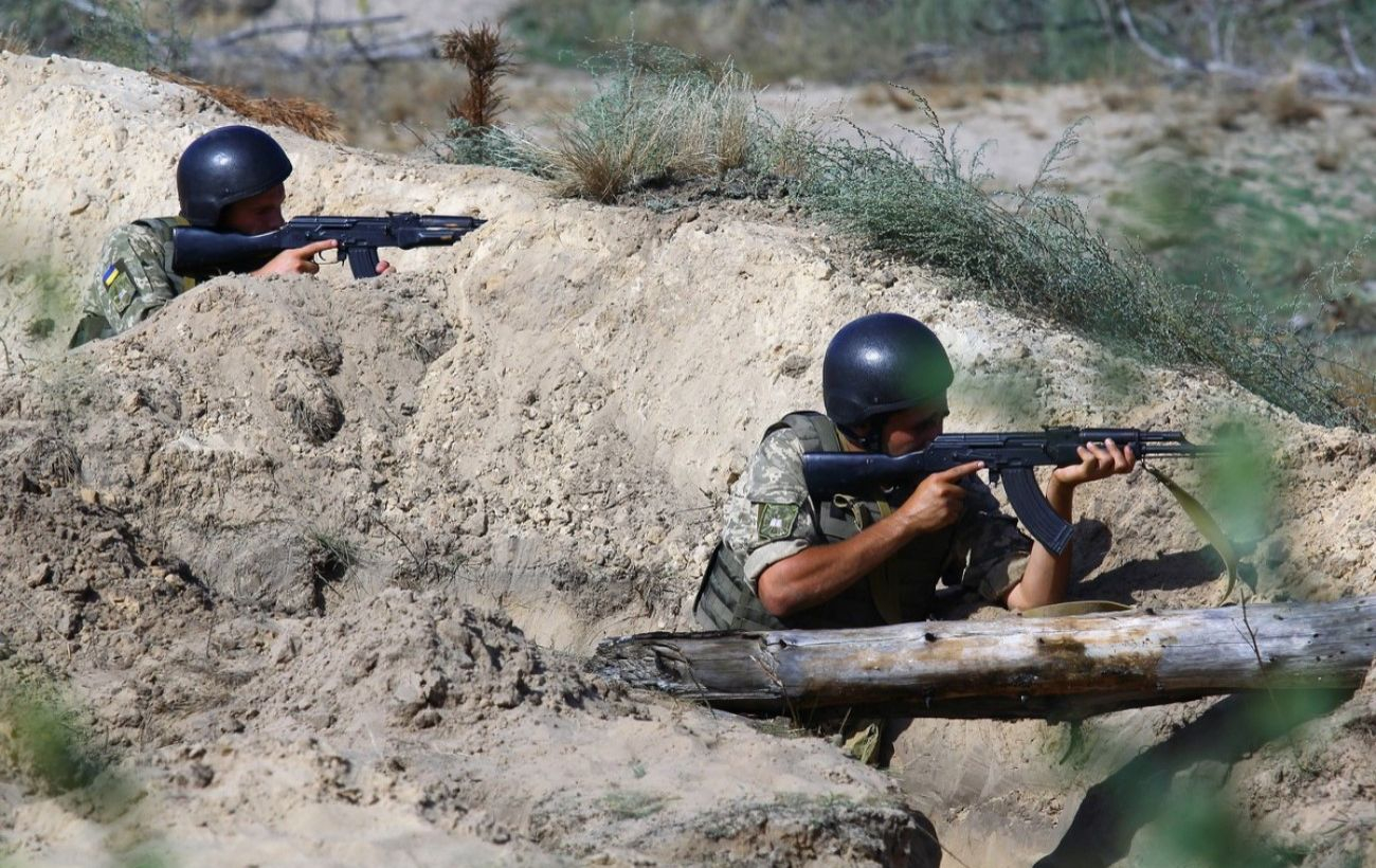 День в ООС: боевики применили запрещенное вооружение, ранен военный