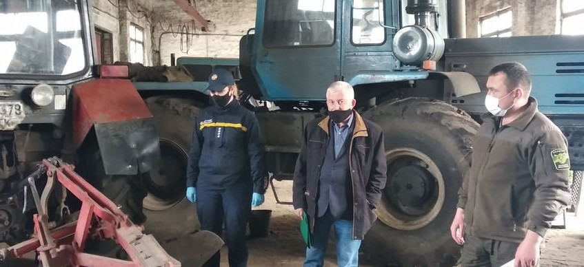 В Покровске на Донетчине спасатели проверили готовность техники к тушению лесных пожаров