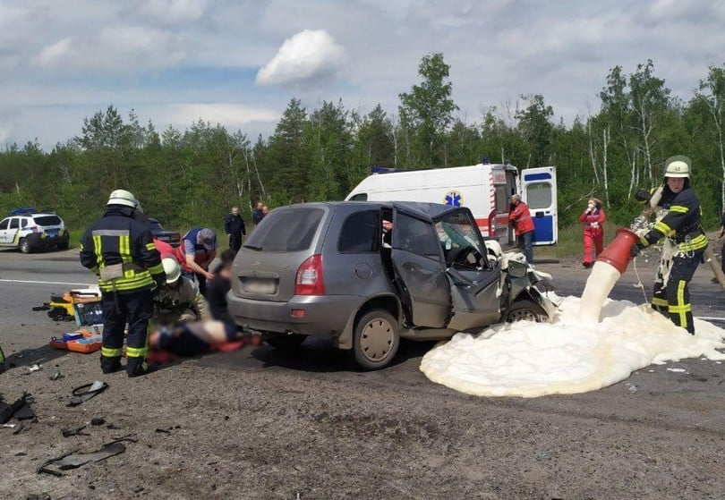 Возле Лимана произошло лобовое столкновение ВАЗа и Mazda: погиб один человек