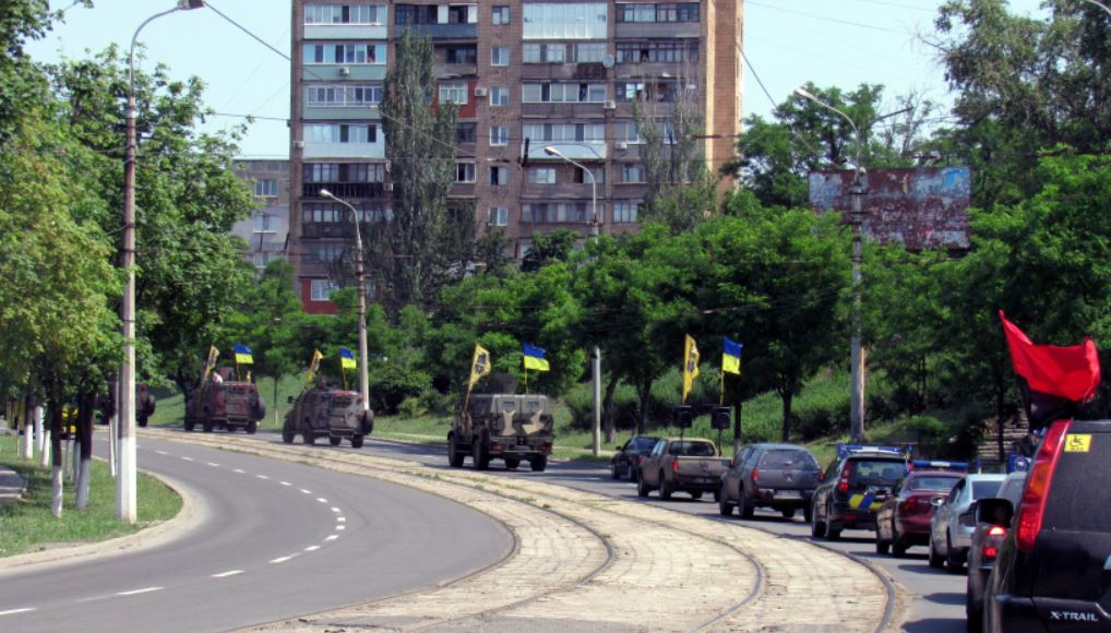 Мариуполь отпраздновал день освобождения автопробегом: фото