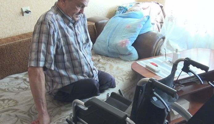 Житель Бахмута почти год не мог попасть на улицу из-за неисправного лифта