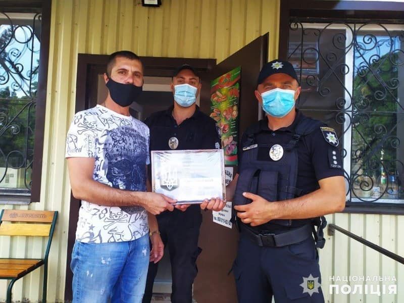 В Мирнограде на Донетчине еще одно заведение присоединилось к акции "Тонкая синяя линия"