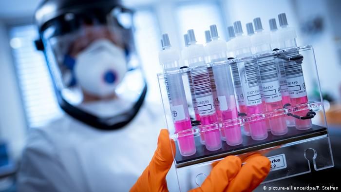 В Украине зафиксировано 1489 новых случаев COVID-19, всего 79 750 больных