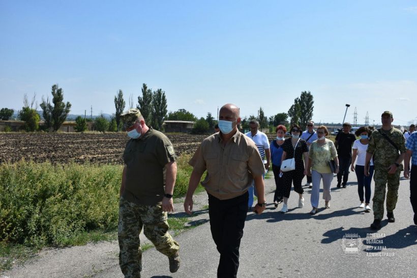 В ДонОГА определяют места для размещения мобильных центров предоставления административных услуг на КПВВ: фото