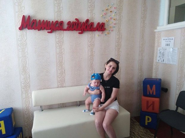 В Константиновке для молодых мам провели курсы по правильному грудному кормлению