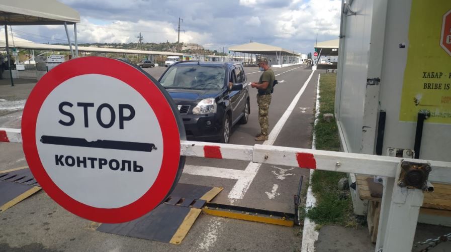 В Госпогранслужбе сообщили о ситуации на КПВВ "Новотроицкое": видео
