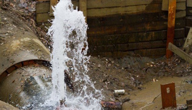 В Мирнограде прорвало трубу нового Новогродовского водовода: что известно