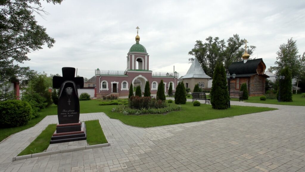 Свято-Ильинский мужской монастырь в с. Варваровка