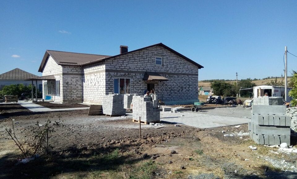 В Станично-Луганском районе строят амбулаторию