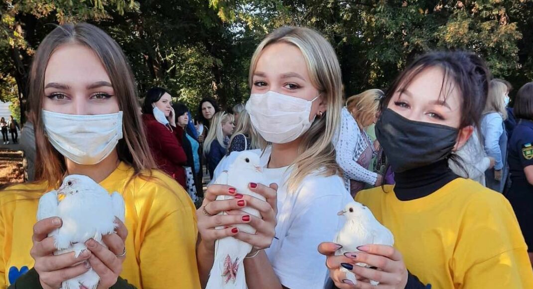 Жителі Бахмута приєдналися до Всеукраїнської акції "Голуб миру"