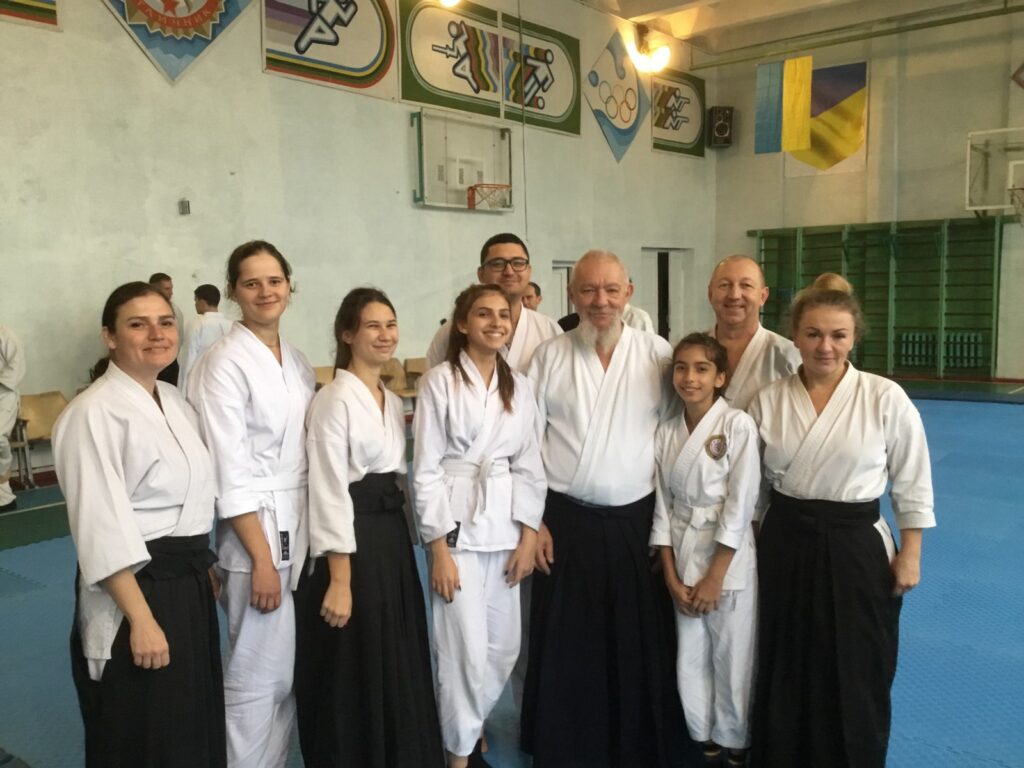 Айкидо по субботам: как сержант патрульной полиции проводит бесплатные занятия для мариупольцев