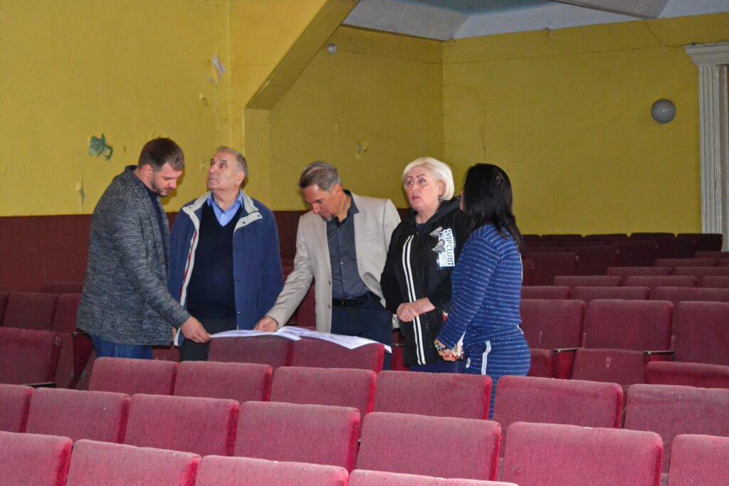 Как Дом культуры в Славянске стал разменной картой в политических баттлах