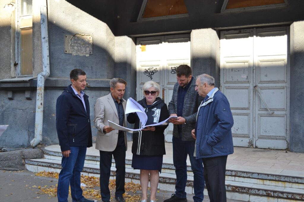 Как Дом культуры в Славянске стал разменной картой в политических баттлах