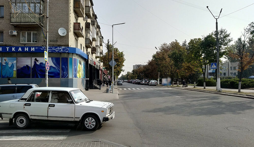 В центре Славянска без разрешения установили конструкции с политической агитацией: что известно