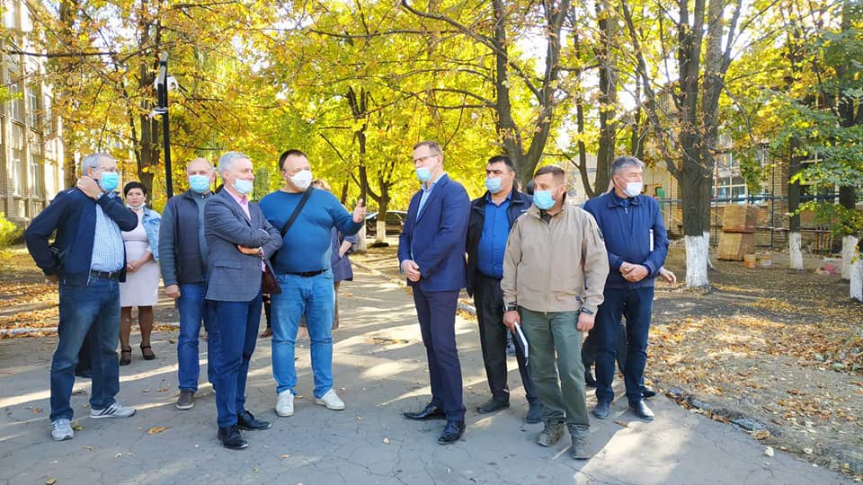 Посол Литовской Республики посетил опорную школу в прифронтовой Авдеевке