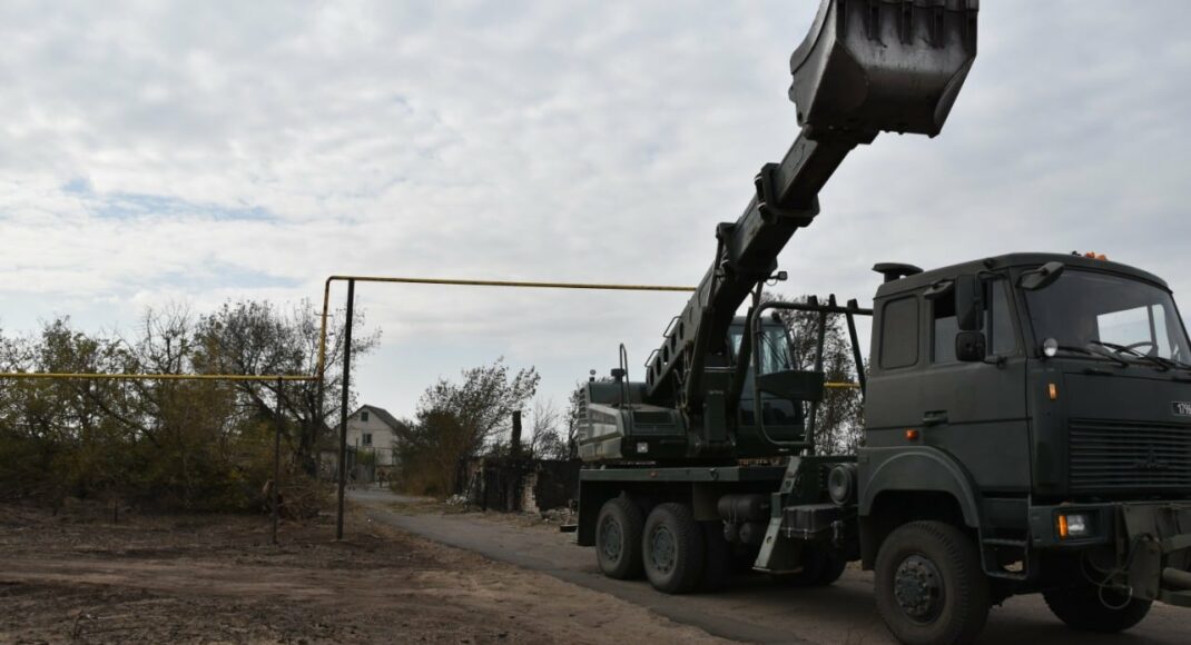 В населенных пунктах на Луганщине, которые пострадали от пожаров, начинают восстанавливать электроснабжение и подачу газа