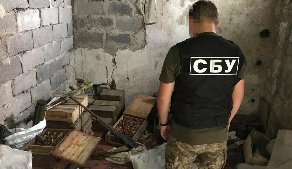 В районе ООС в течение года изъяли из схронов боевиков более 100 кг взрывчатки и почти 100 тысяч боеприпасов