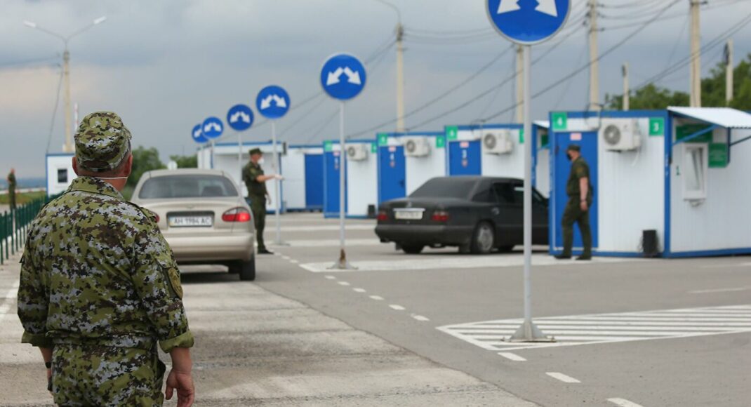 Жители Донецка рассказали, как принимаются решения о въезде в ОРДО