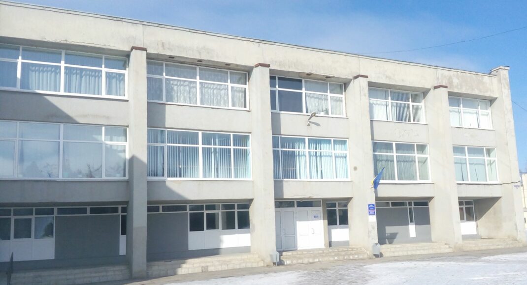 В Дружковке хотят отремонтировать крышу на ЦДЮТ: подали петицию
