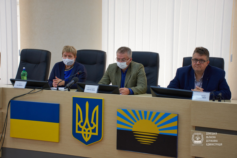 В масках единицы: водители и пассажиры Славянска игнорируют карантин