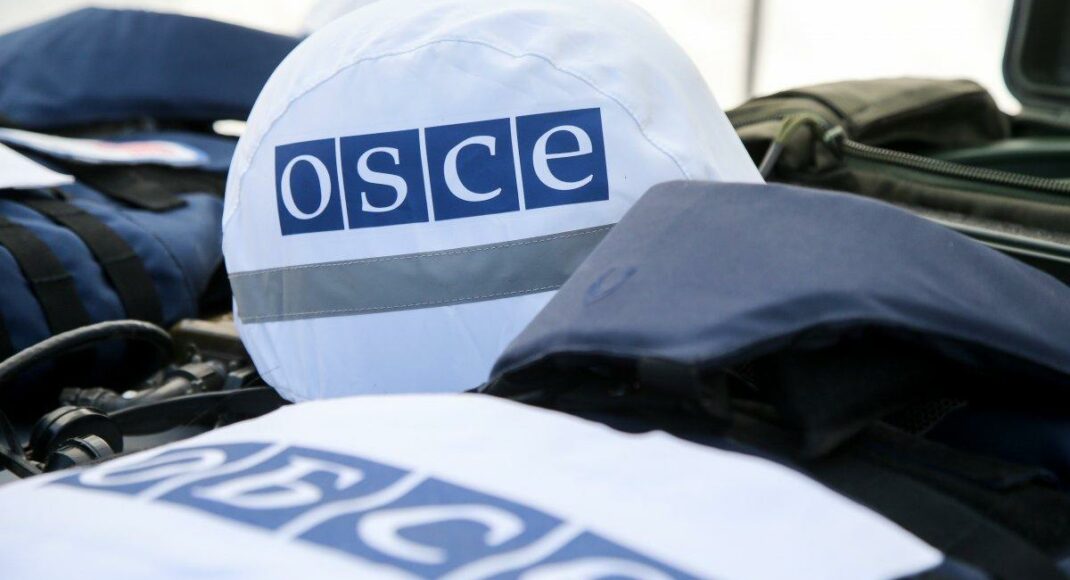 Бойовики "ЛНР" не пропустили та затримали патрулі ОБСЄ біля Золотого і Станиці Луганської