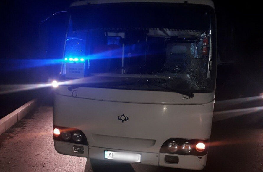 В Покровске подросток попал под колеса автобуса