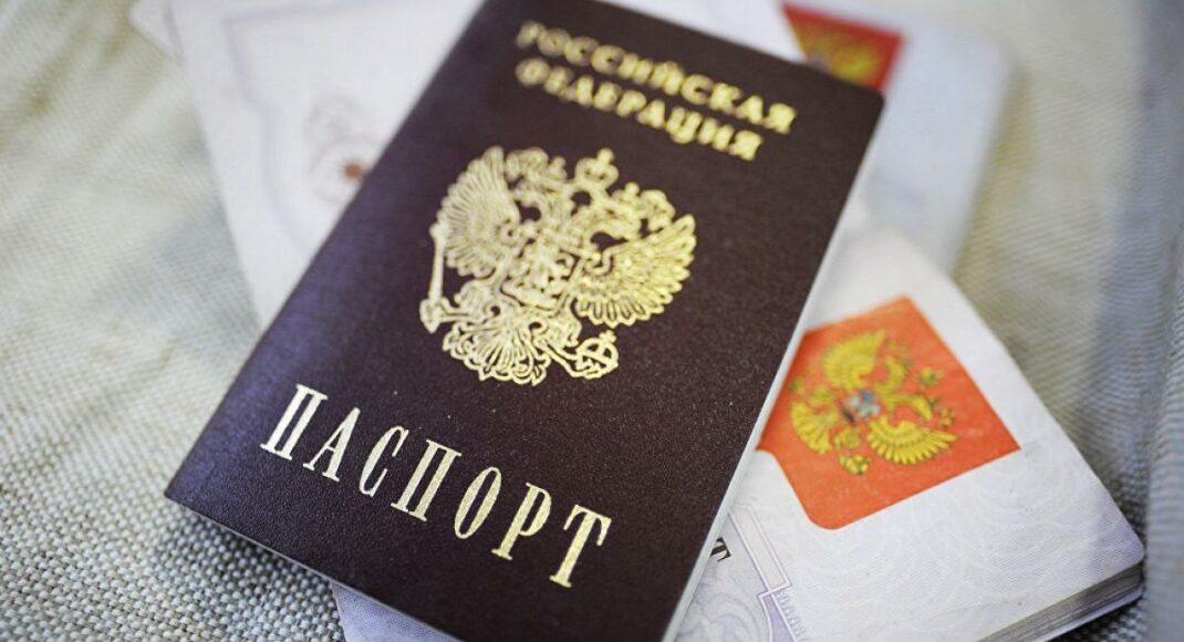 Окупанти на Луганщині штрафують чоловіків без паспорта рф