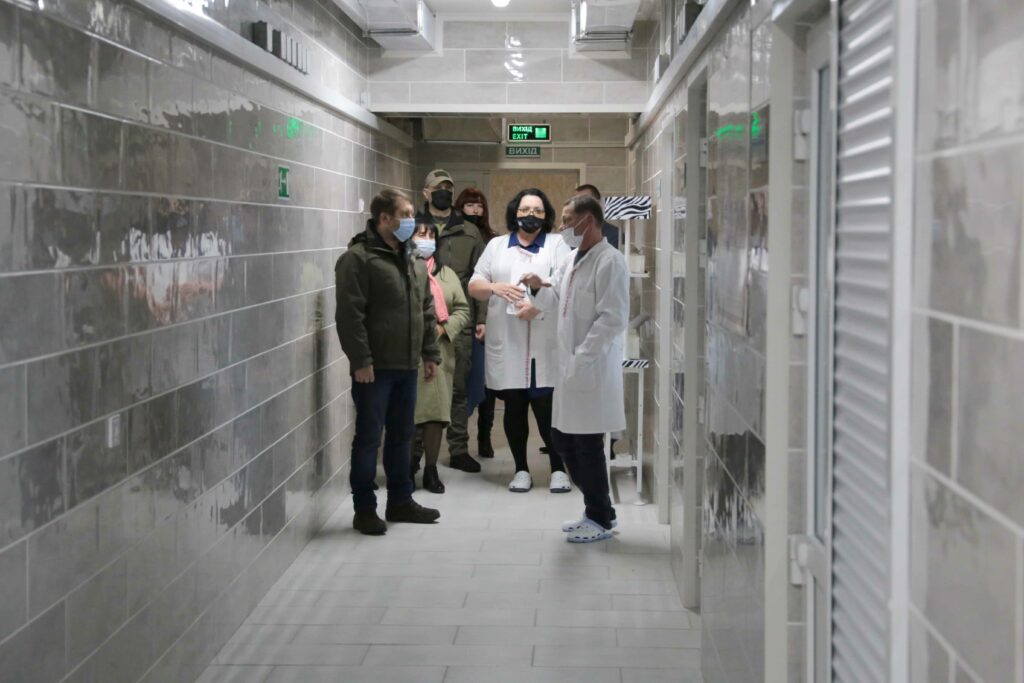 Дитяча клінічна лікарня на Луганщині отримала нове лабораторне обладнання