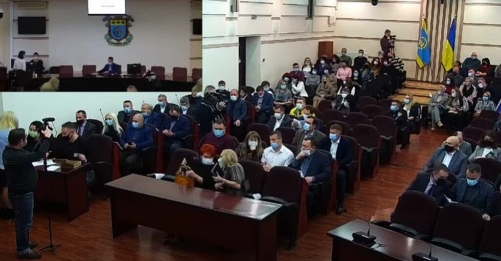 Первая сессия: новая метла Краматорска по-новому пока не метет