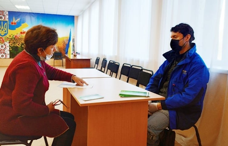 “По ту сторону цивилизации”: кто защитит права жителей прифронтовых поселков Донбасса