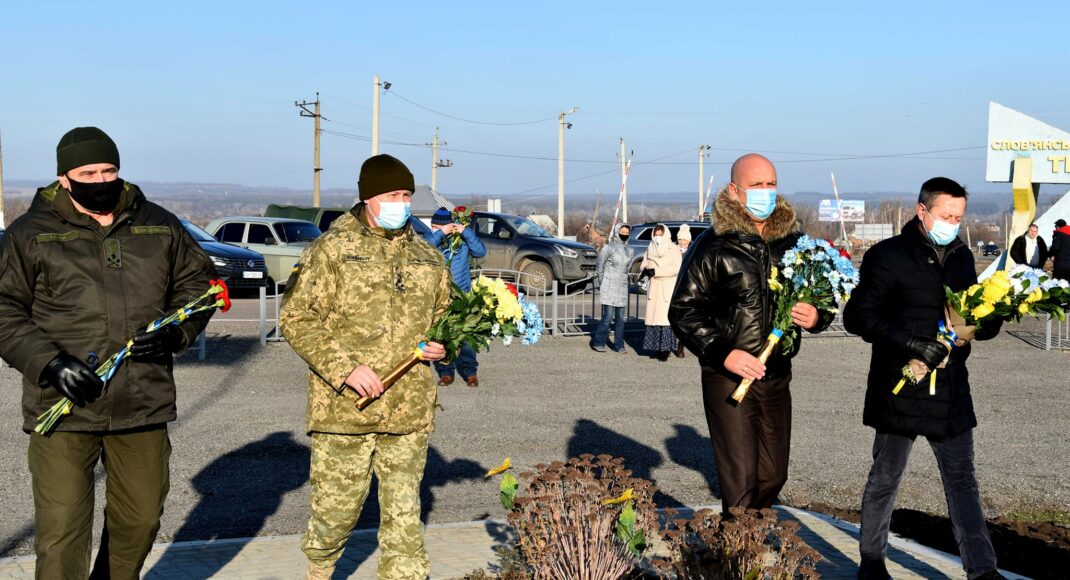 Руководство ООС посетило мемориал на горе Карачун в Славянске: фото
