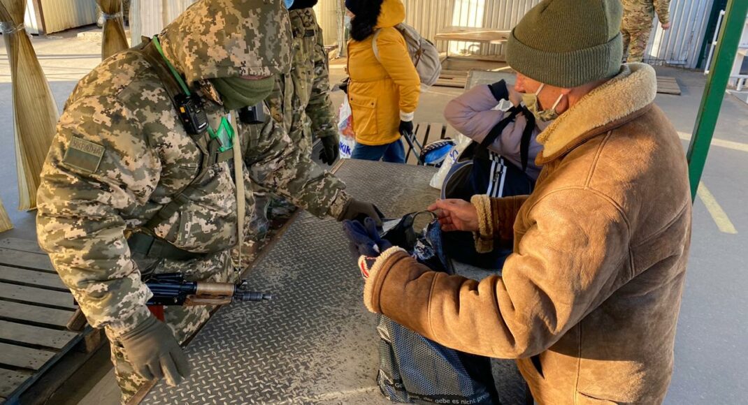В ГПСУ рассказали, как происходит пропуск граждан на КПВВ на Донетчине и Луганщине