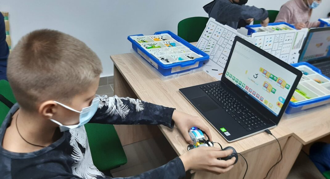 В Курахово открылся первый на Донетчине центр робототехники